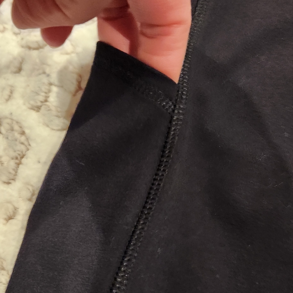 NWT Flirtitude Active 7/8 XL Leggings with pockets and red line design NWT - Picture 3 of 8